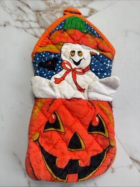 Vintage Halloween Oven Mitt Quilted Retro Ghost Pumpkin All over print